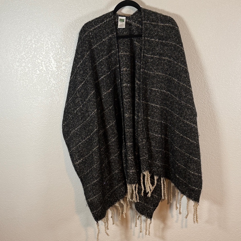 Woolrich Black Metallic Poncho Wrap Fringe One Size Fits All - Picture 1 of 4